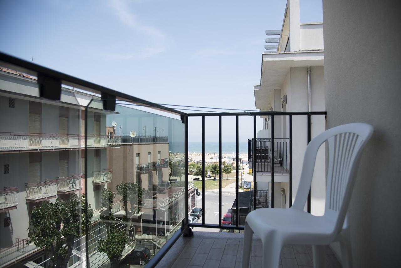 Hotel Nuovo Giardino Rimini Dış mekan fotoğraf